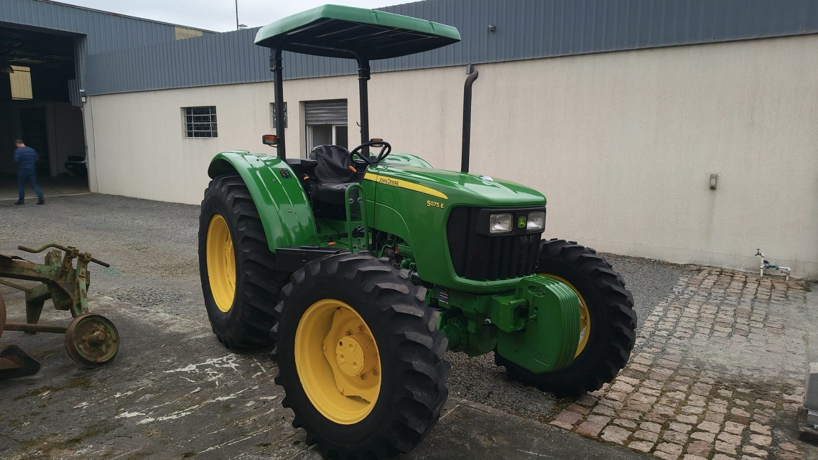John Deere 5075E 4x4
